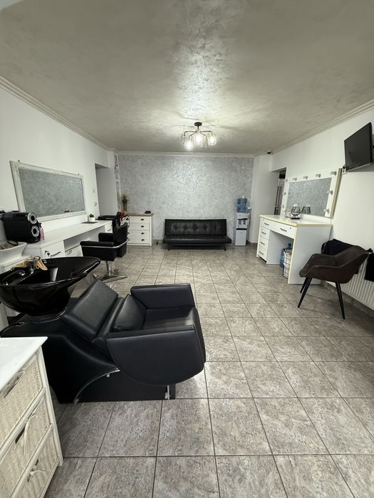 Inchiriez camera in salon 11mp