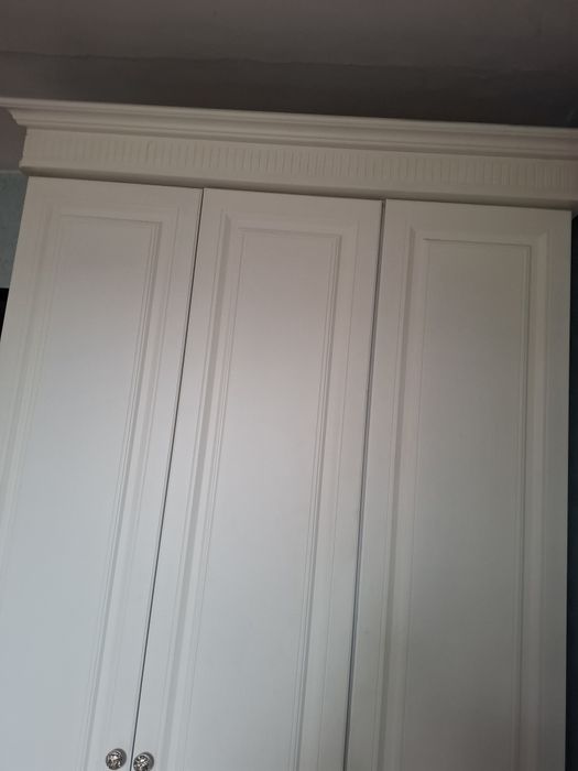 Шкаф от  спального гарнитура продаётся.