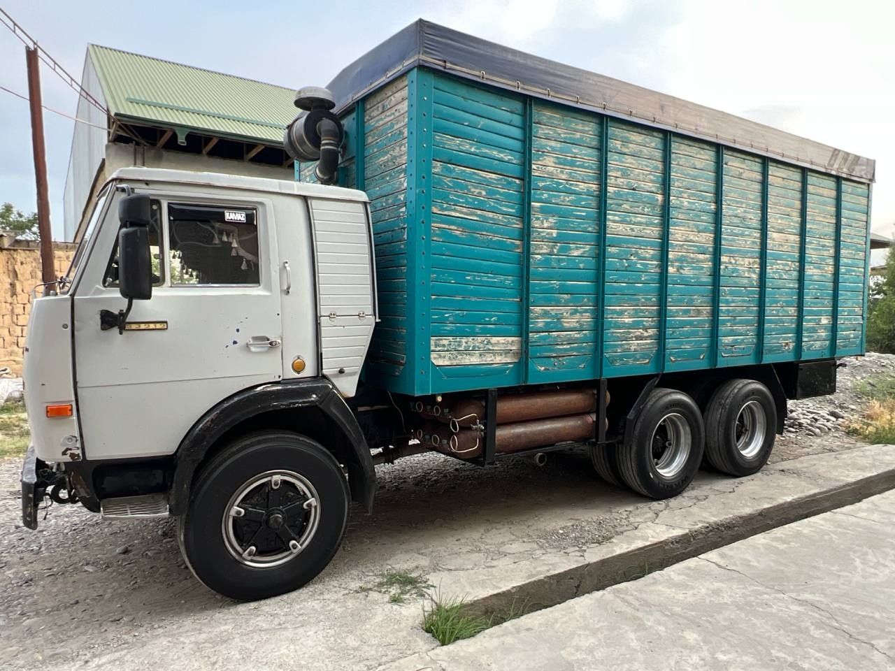 Kamaz sotiladi .