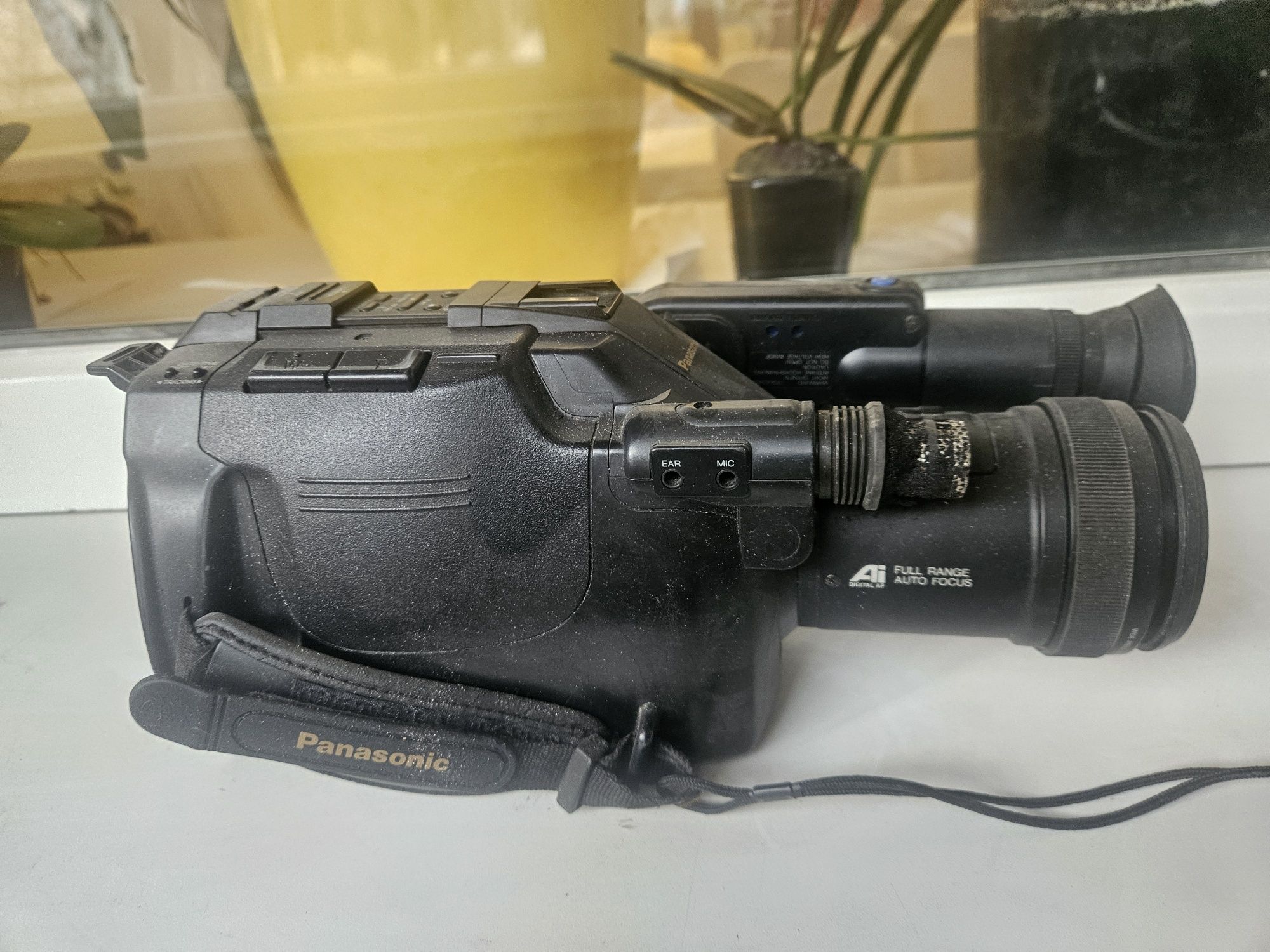 Видеокамеру Panasonic