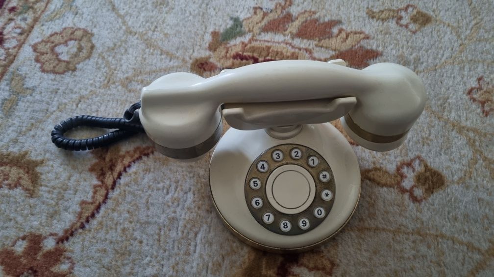 Telefon vintage in perfecta stare de funcționare