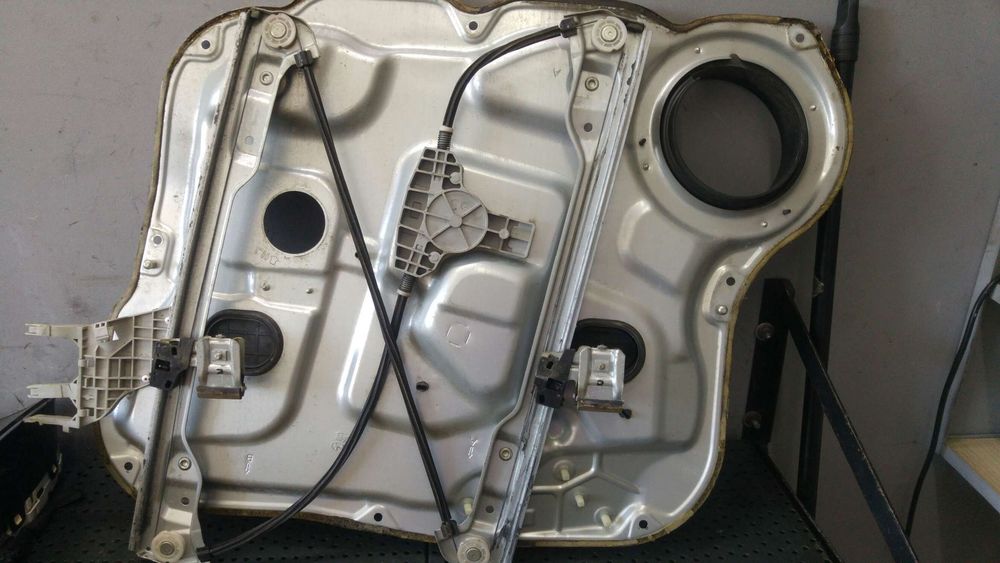 Macara geam stanga fata hyundai santa fe 2 cm 824702b030wks4