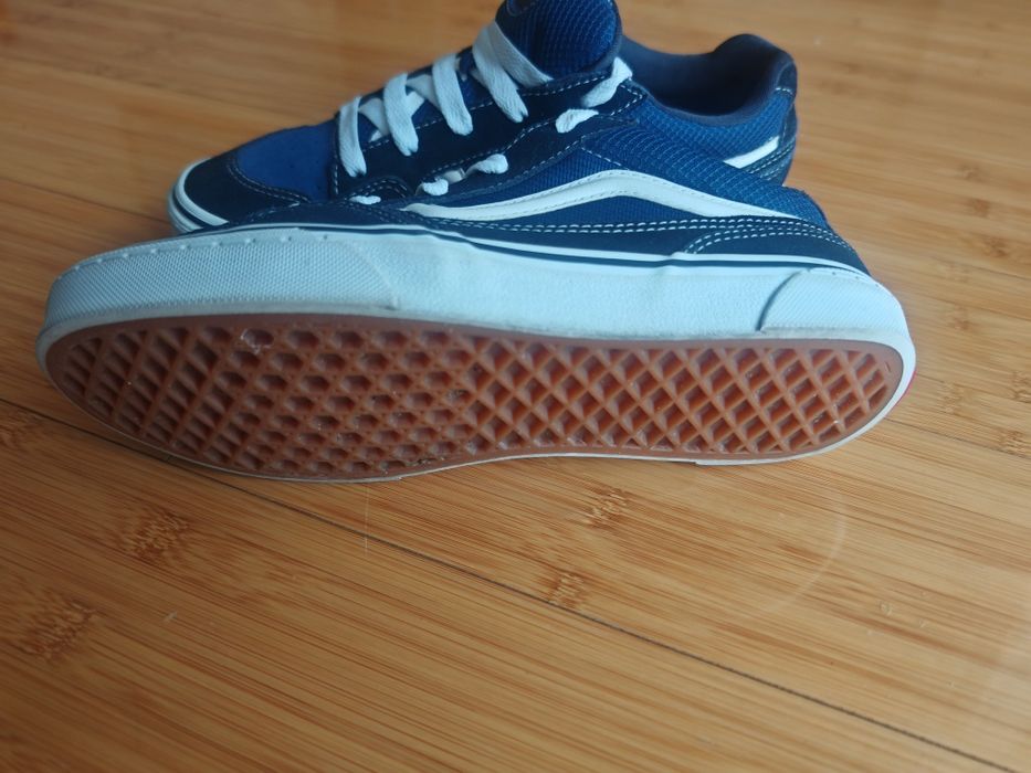 Vând Vans Numărul 39