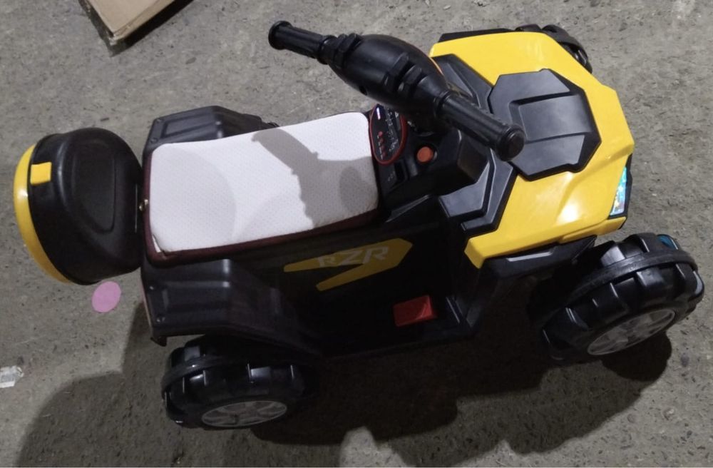 Atv electric cu scaun din piele si lumini Nichiduta Race Red