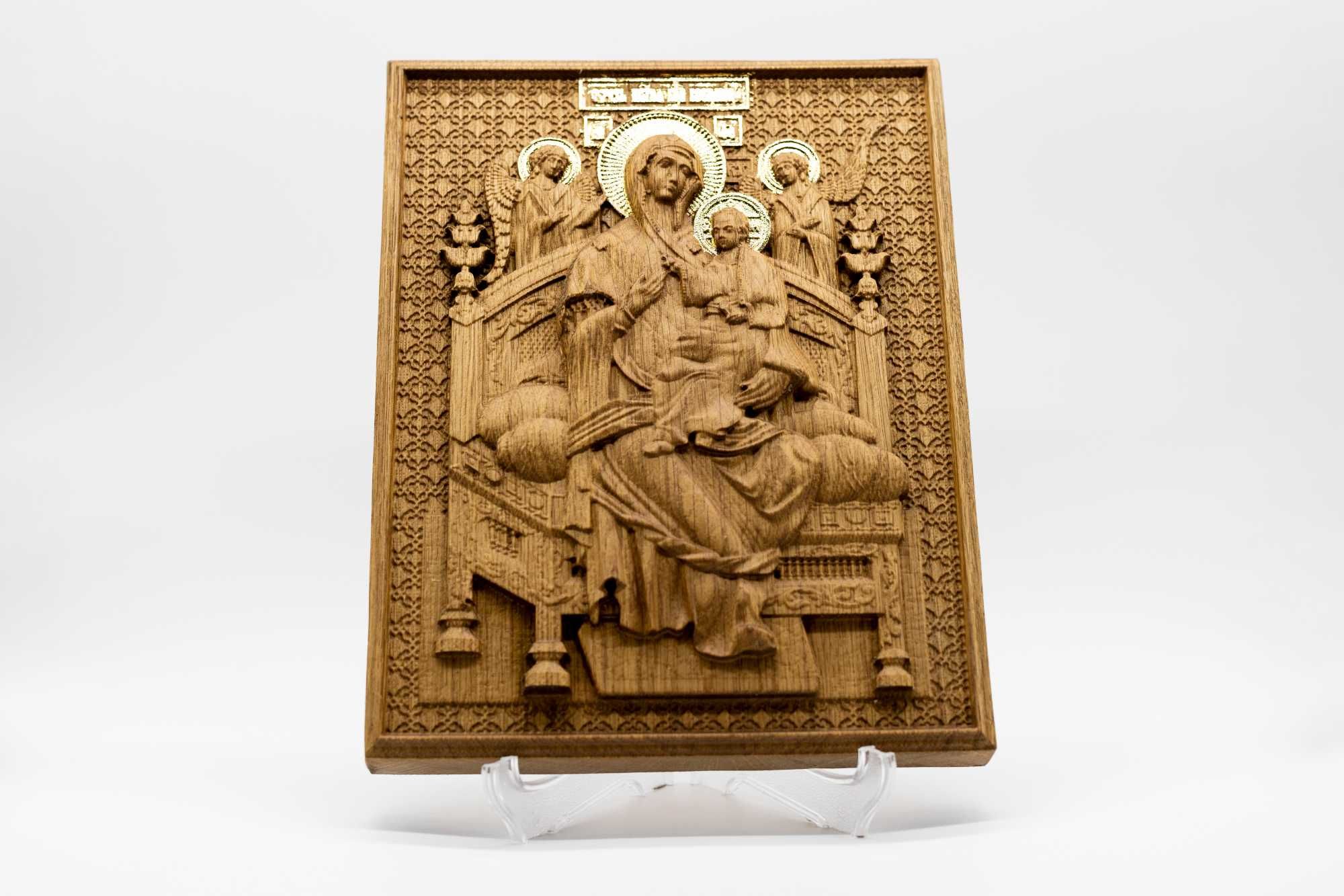 Позлатена релефна икона "Св. Богородица Всецарица" от дъб - 9 карата