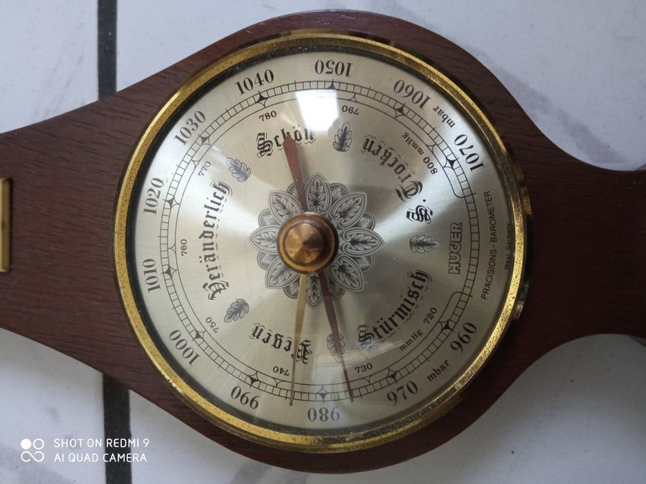 Немски барометър в дървена основа!