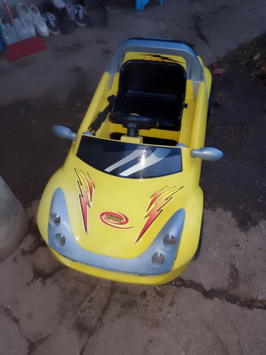 Mașinuțe electrice funcționale 400 lei amândouă