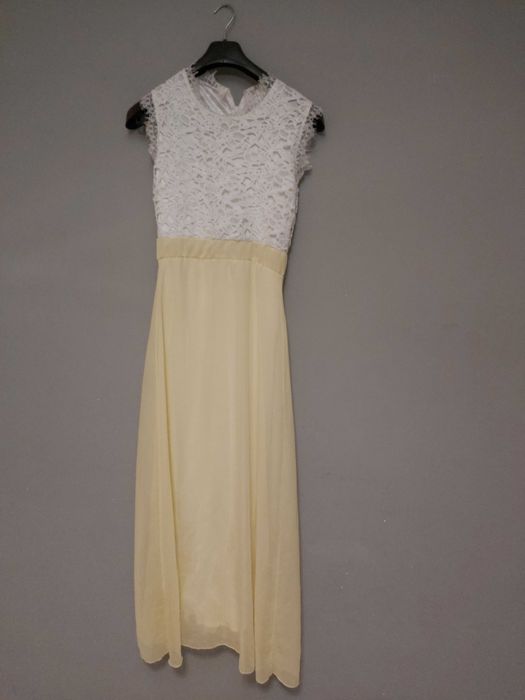 Дълга ефирна  жълта рокля с дантела. Размер Xs-S