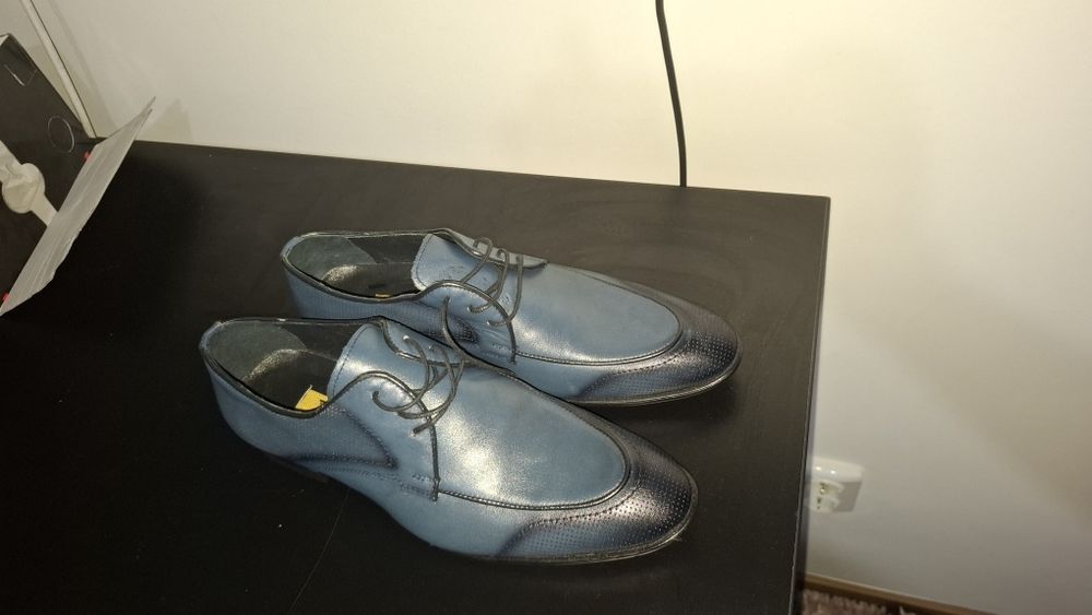 Pantofi de piele