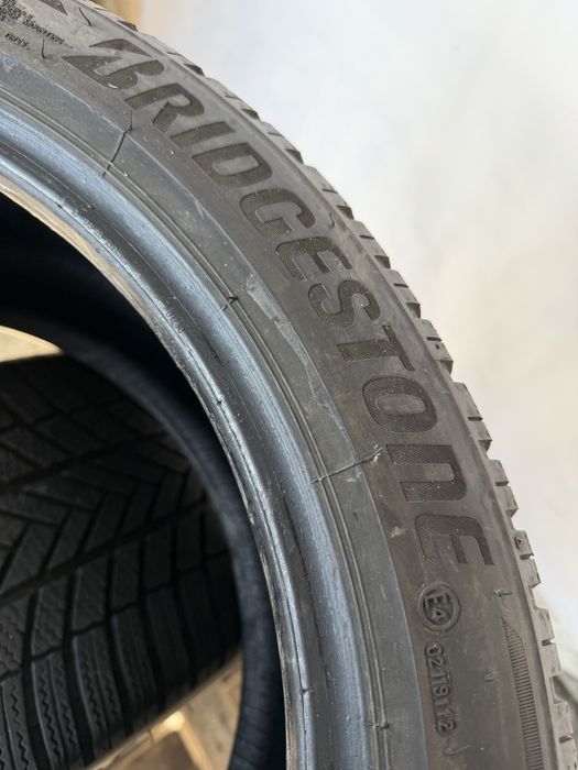 255/40/18 Bridgestone 2бр дот22