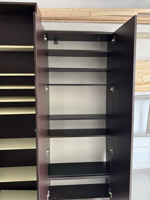 dulap cu oglinzi si dulap cu rafturi