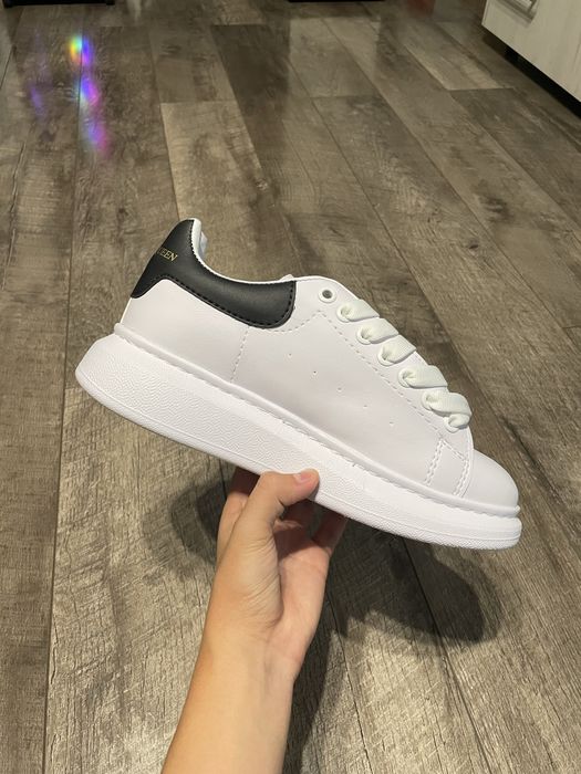 Adidasi Alexander McQueen Alb-Negru