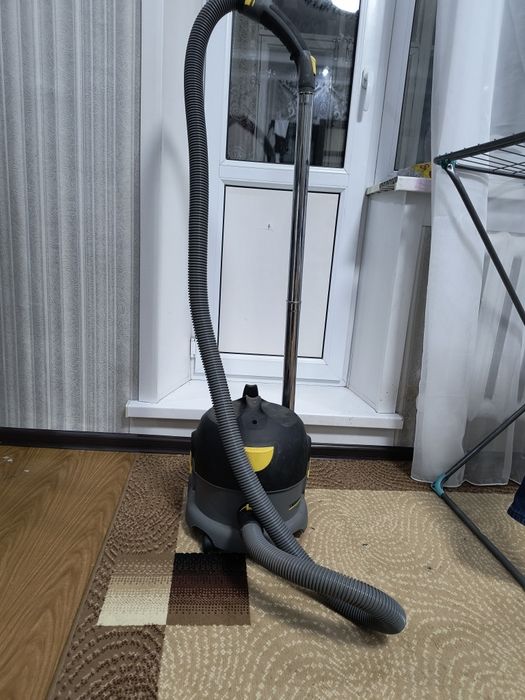 Продам пылесос karcher для сухой уборки