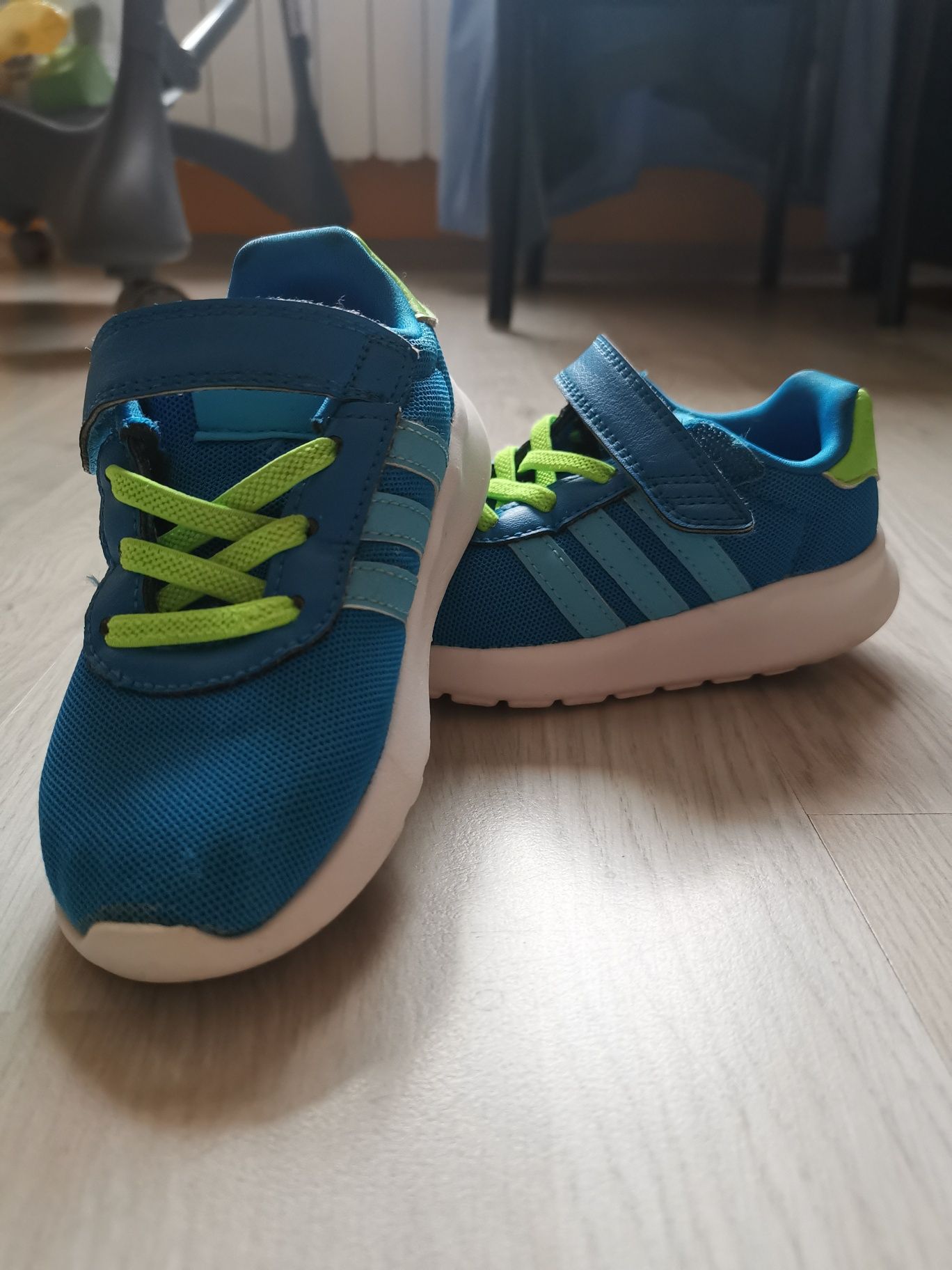 Маратонки adidas 25,5 номер