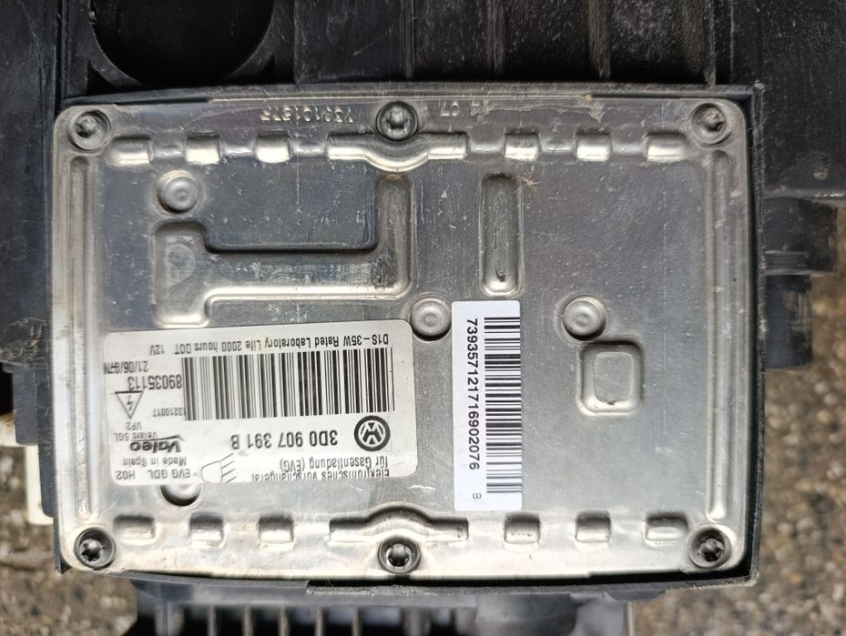 Фар и части за табло vw pasat