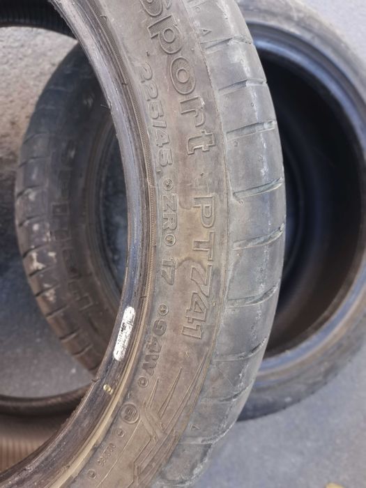 Vând 4 anvelope de vară runflat 225 45 17