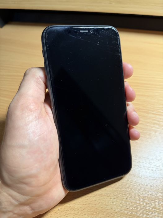 iPhone 11 64gb negru baterie 83%