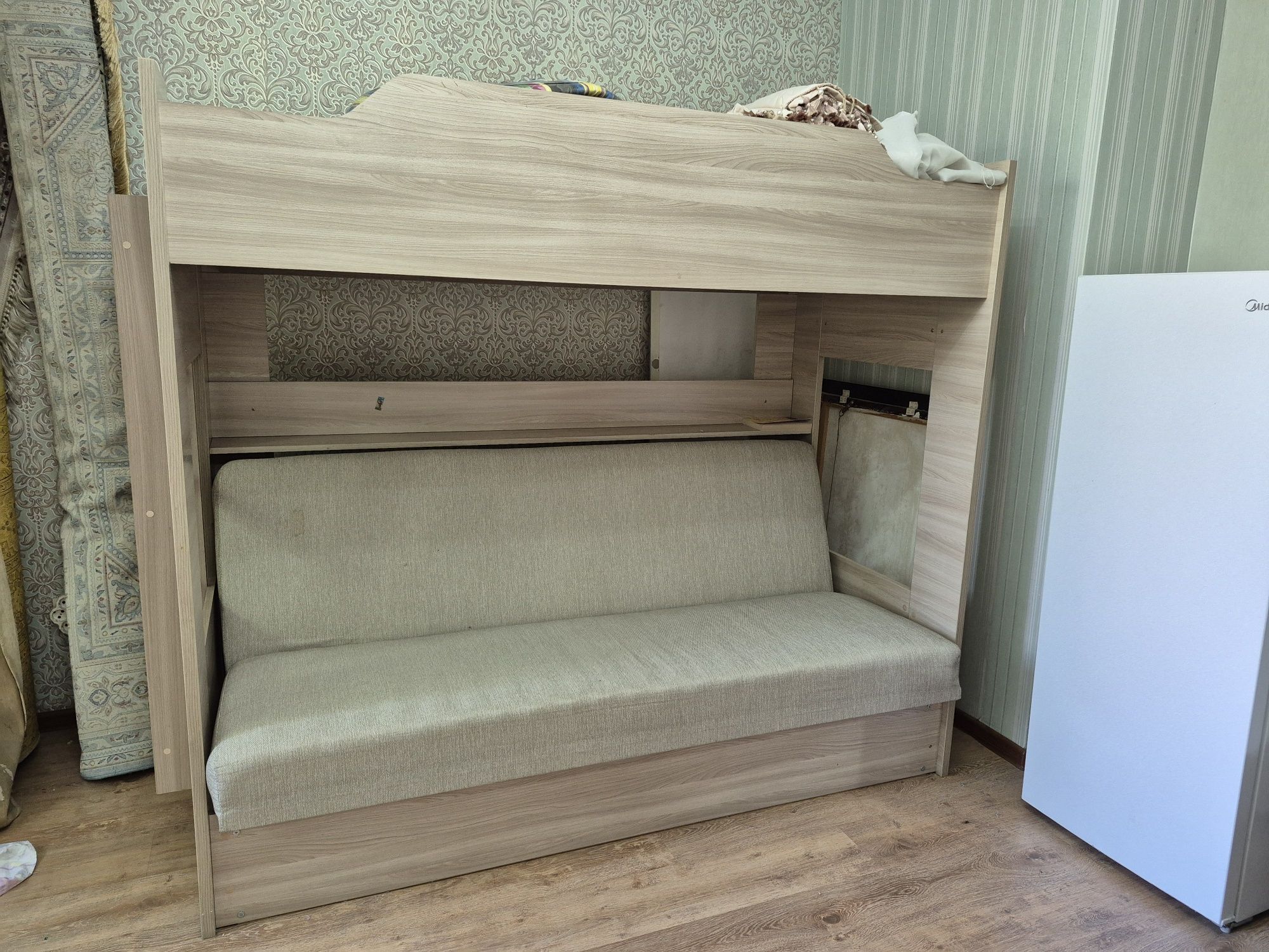 Продам кровать 2-ярусную, б/у