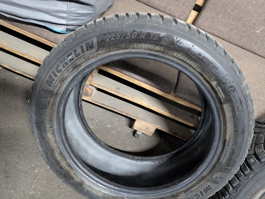 Michelin шипы, комплект, в идеальном состоянии