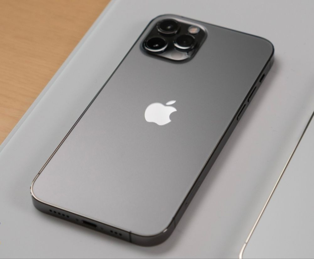 Продам iPhone 12 Pro Max