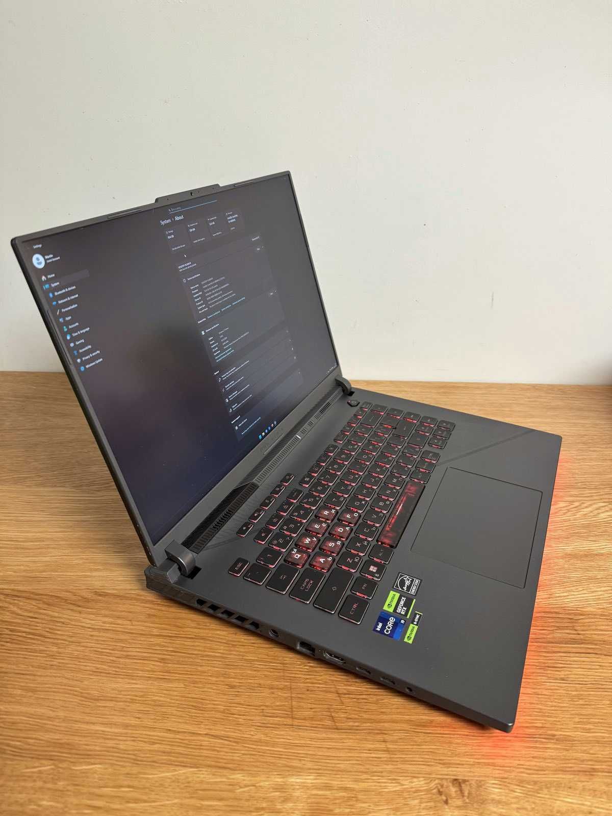 Гейминг лаптоп ASUS ROG Strix G16, 16'', FHD+, i9, 165Hz, 32GB/1TB