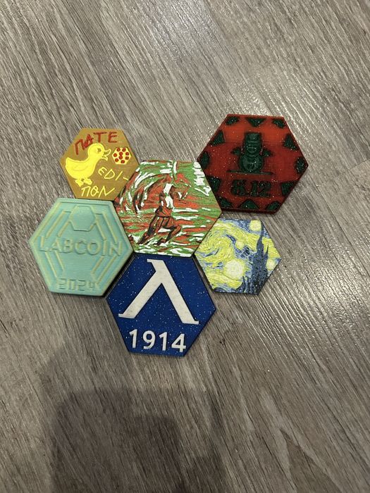 Продавам лаб койни