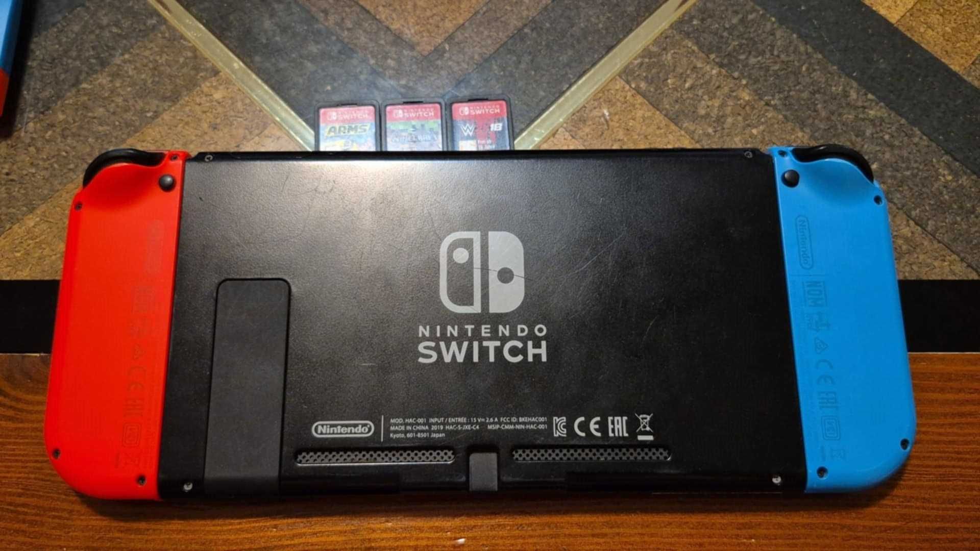 Nintendo Switch  + 4 игри