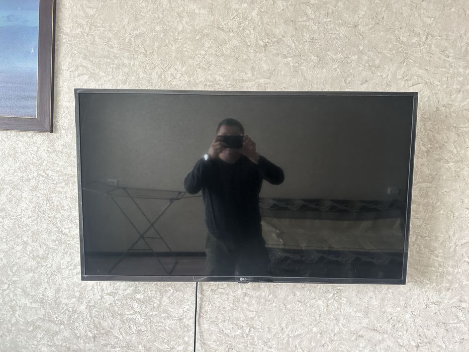 Продам телевизор LG smartTV диагональ 112 не дорого