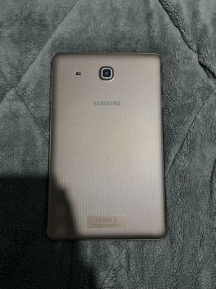 Продаю свой планшет Samsung Tab-E