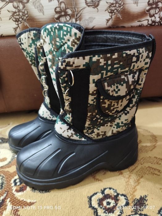 Продам дутики сапоги зимние