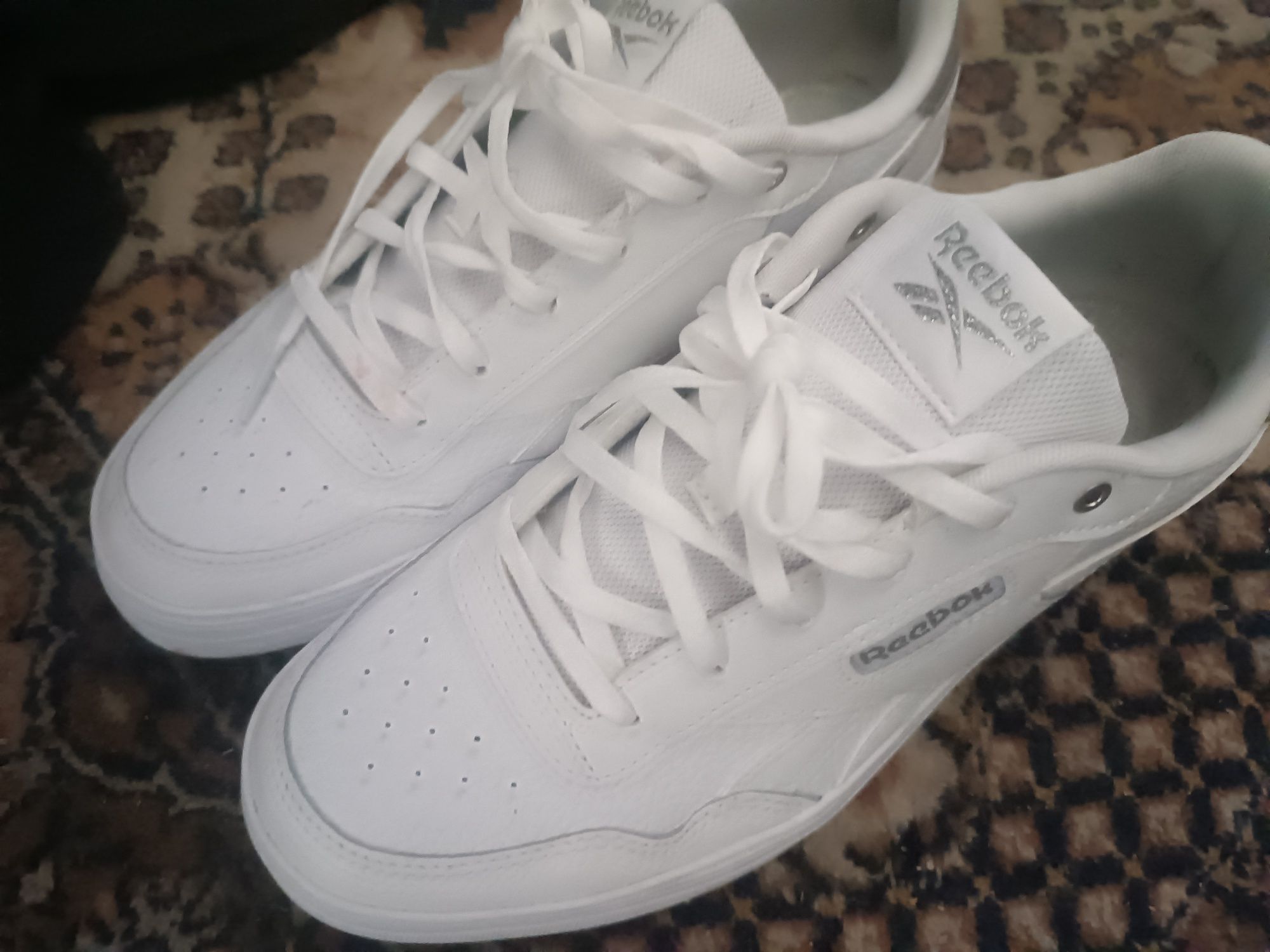Reebok Бели дамски маратонки