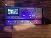 Продавам китарен процесор Boss GX-100 + подаръци
