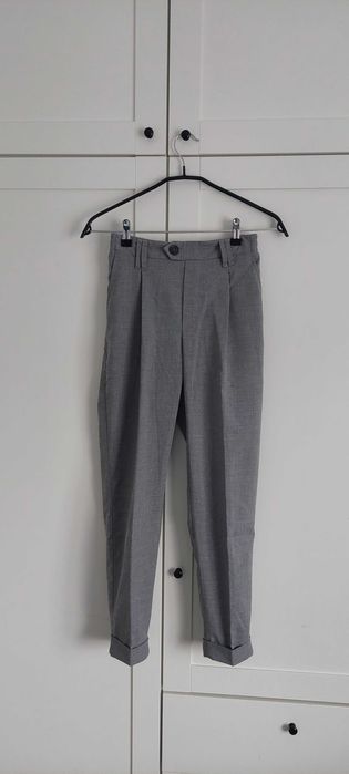 Pantaloni Bershka S (26)