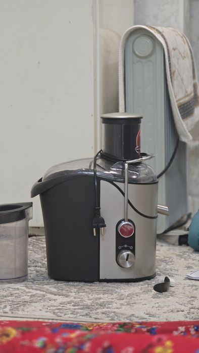 Соковыжималка  мощная ,1200w,moulinex