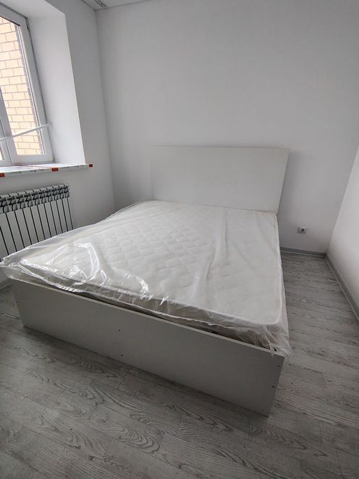 Кровать двуспальняя