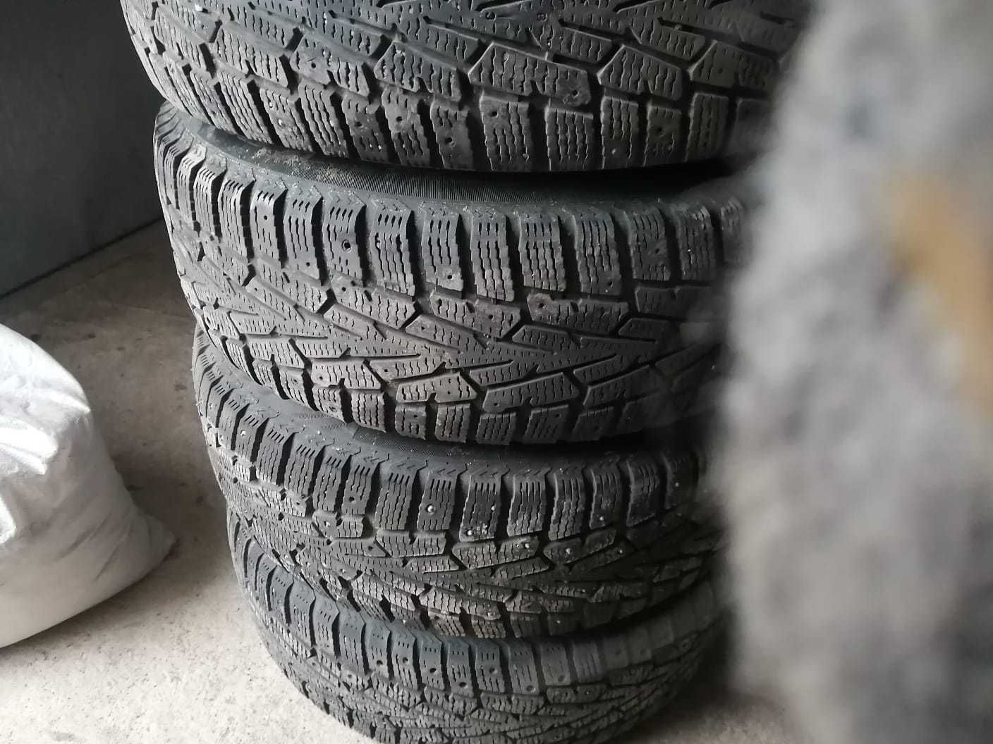 Шипованные шины 215/65 R16, на дисках