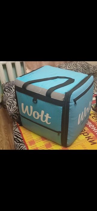 Срочно продам новый термокороб wolt.Состояние новый.Цена 15к договорна