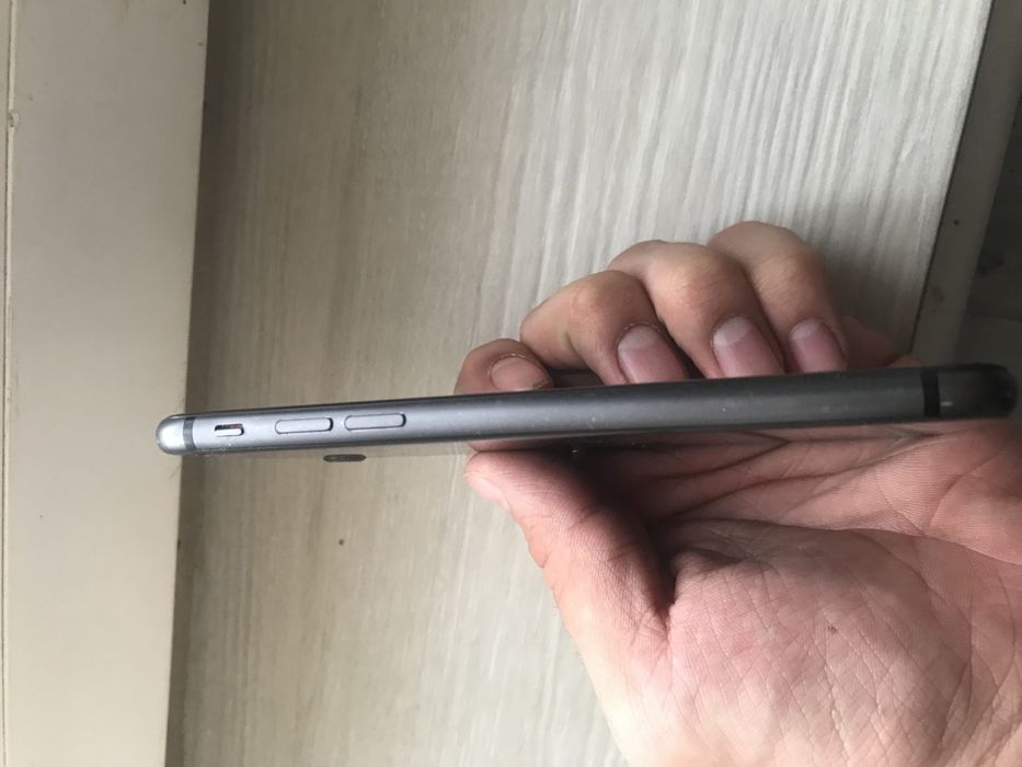 Айфон 8/ 64гв трешини нету!