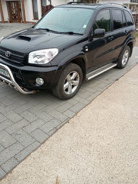 Vând Toyota RAV 4