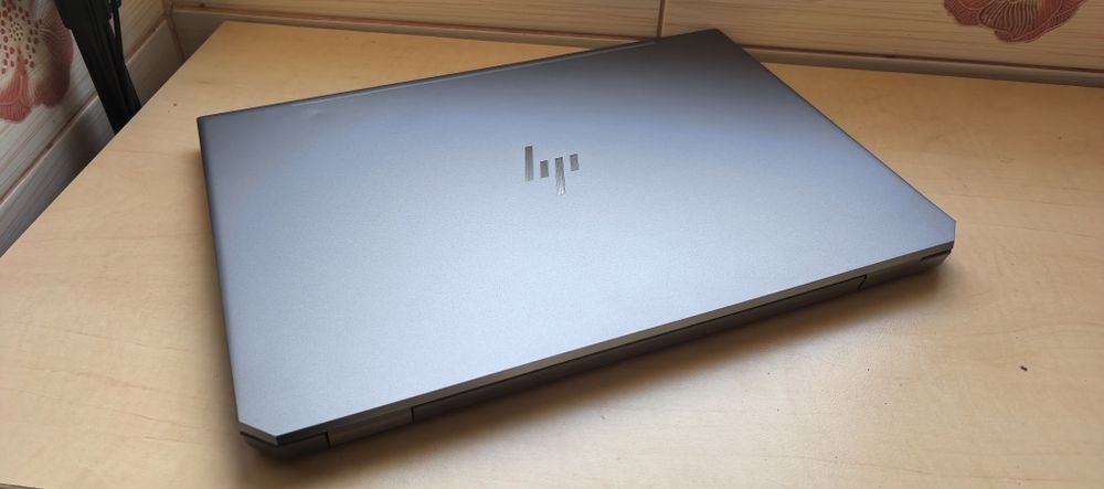Laptop HP ZBook Studio 15 G5_i7-9850H_NV Quadro P1000 4GB (INCOMPLET)
