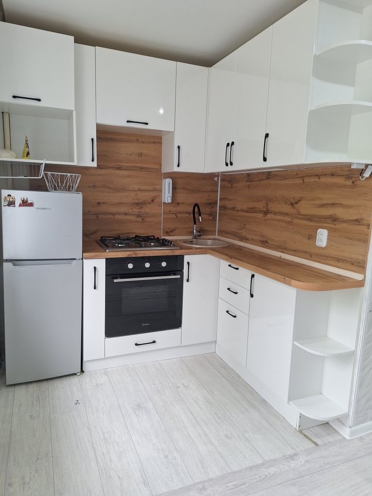 Сдам 3 комнатную квартиру-студию