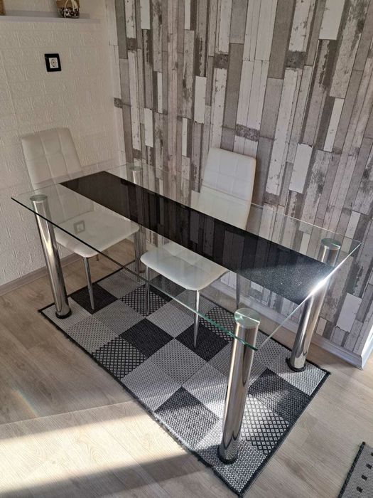 Стъклена маса 140/880 запазена