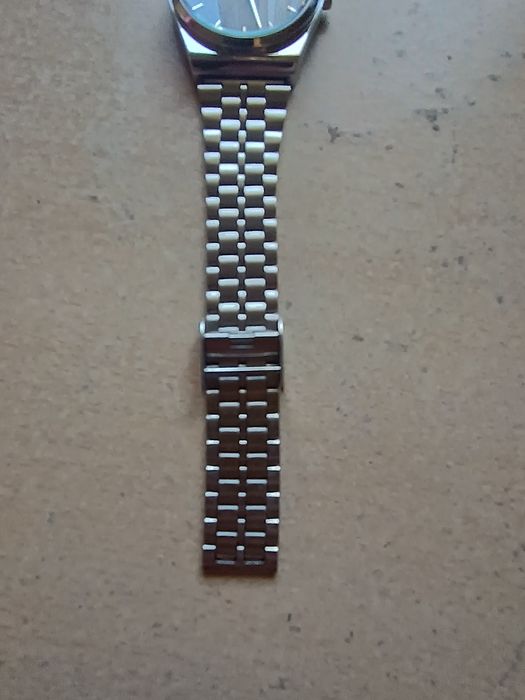 Сребърен мъжки часовник Casio