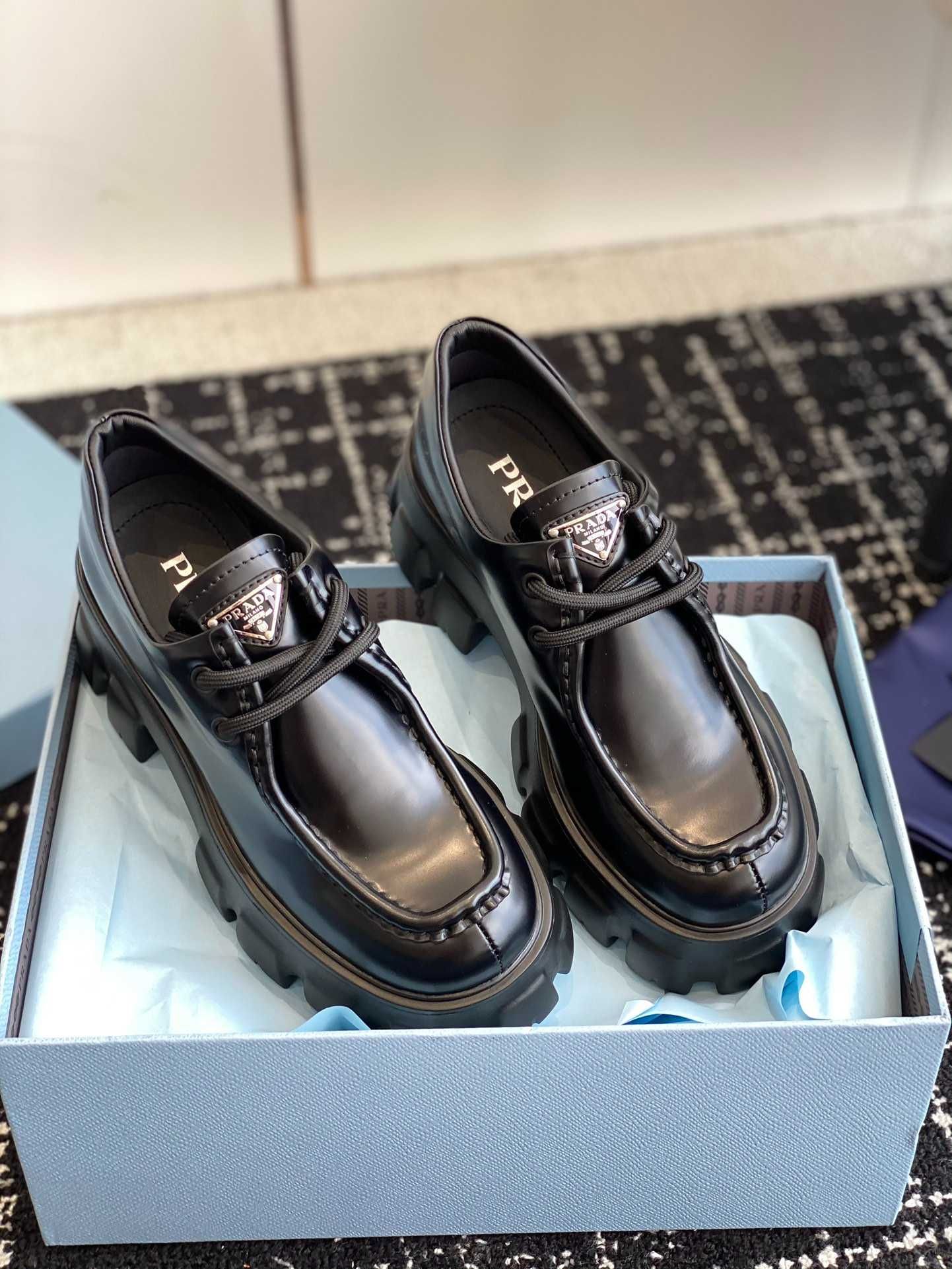 Pantofi Prada, marimi 35-40, ghete Premium