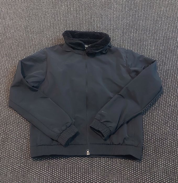 Nike shield яке ветровка S размер  дамско