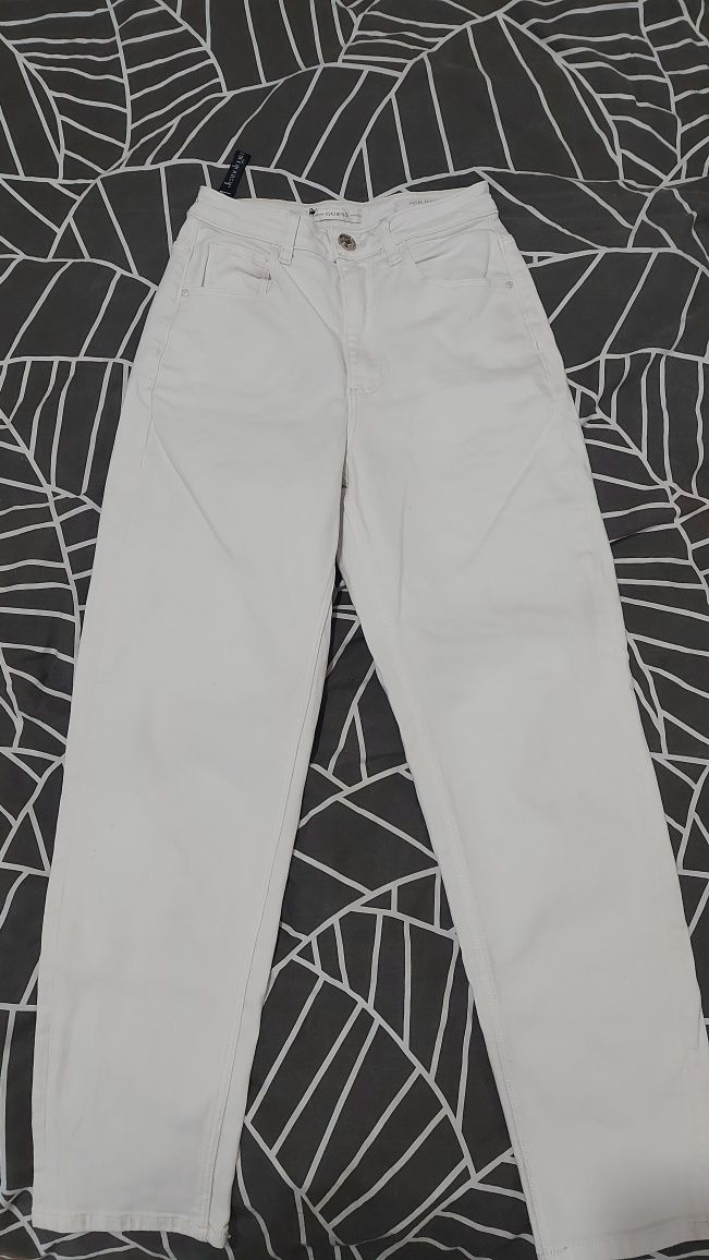 Бели дънки Guess