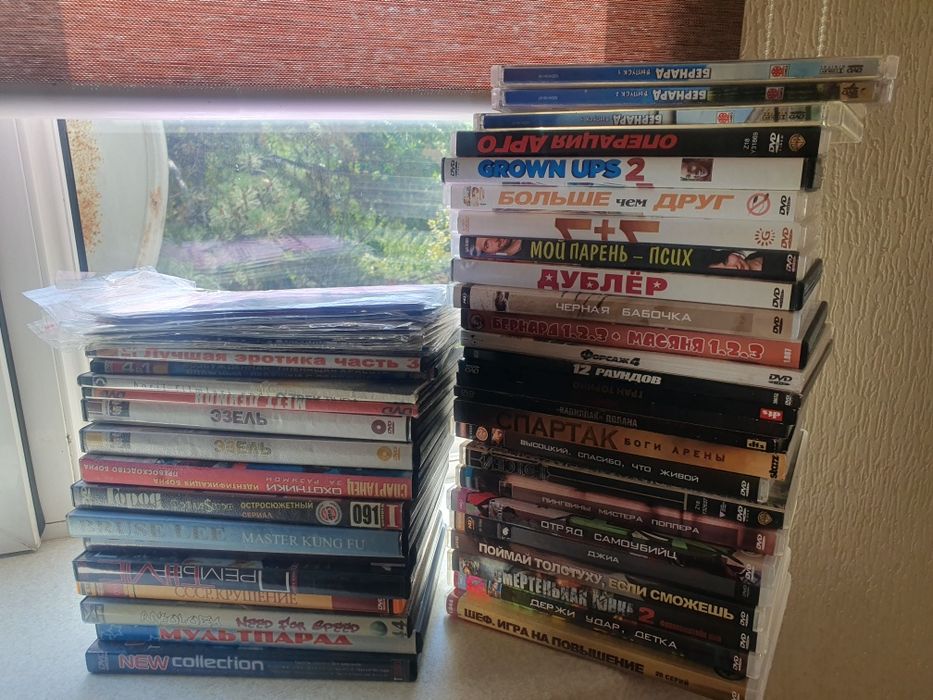 DVD диски   фильмы, мультфильмы