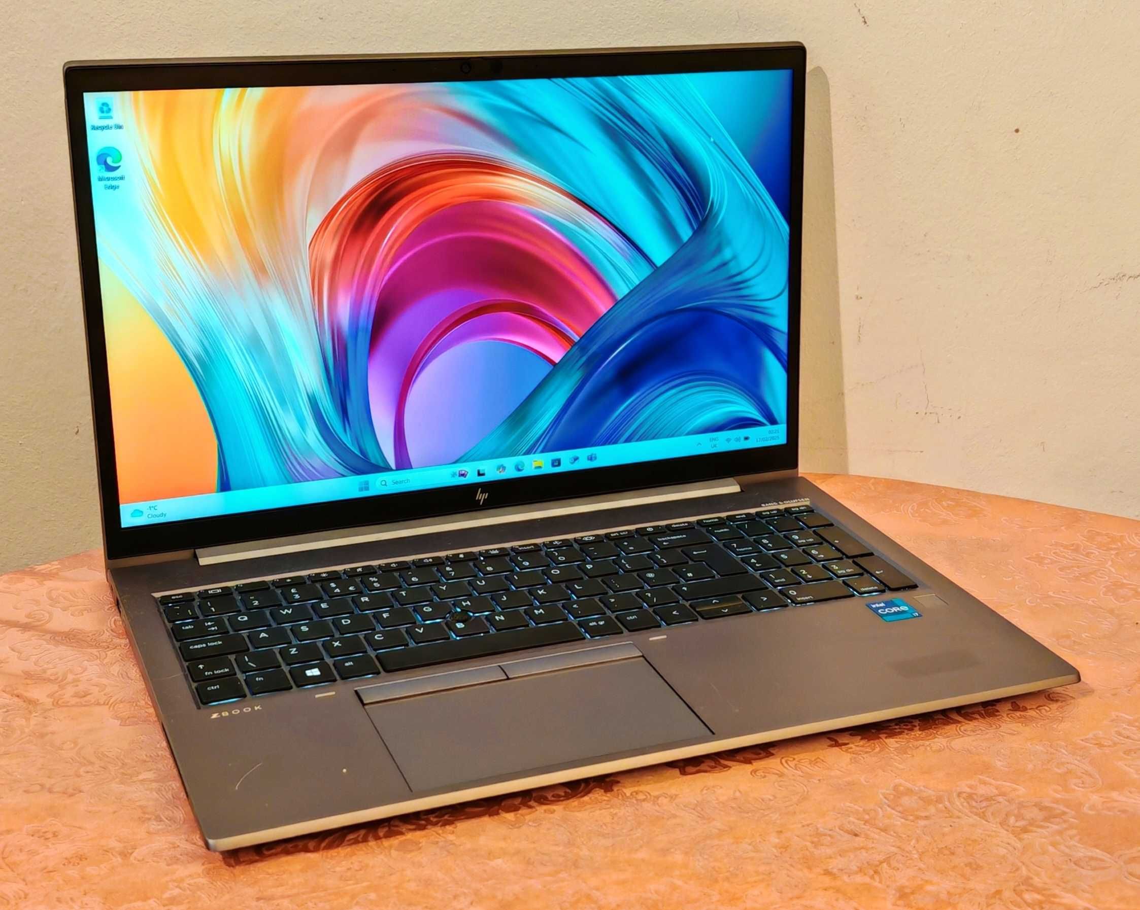 ZBook Firefly 15 G8 Touch/Core i7-1165G7/16GB RAM/512G SSD/Quadro T500