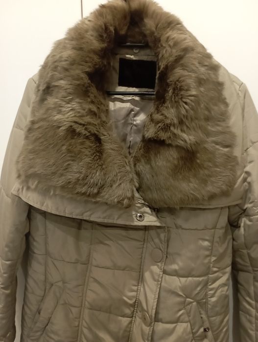 Дамско бежово яке размер М