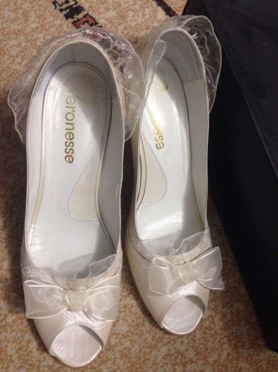 Pantofi de mireasa Veronesse, din piele